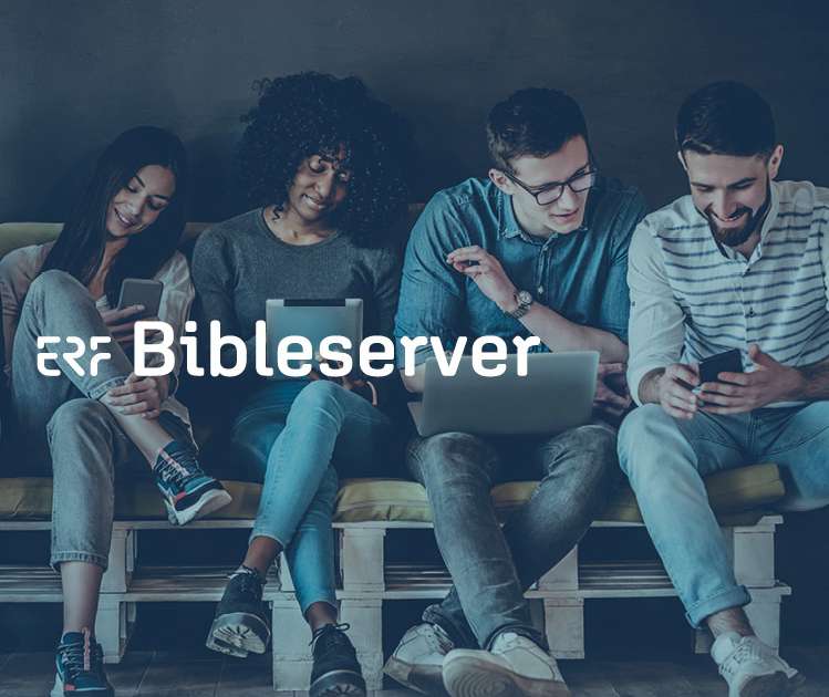 In the background, young people sitting on a bench with smartphones and laptops. In the foreground, the logo of ERF Bibleserver